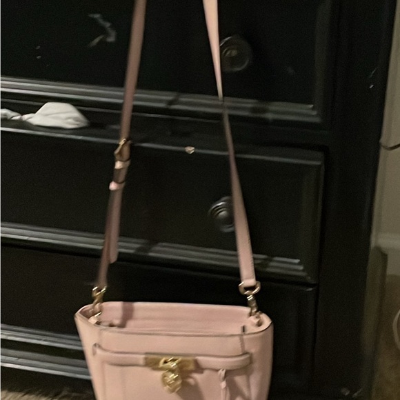 Michale kors crossbody - Picture 2 of 2